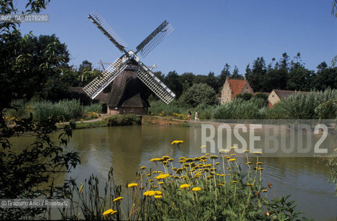 OLANDA , (GELDERLAND) ARNHEM : NEDERLANDS OPENLUCHTMUSEUM  -  © 2002 Graziano Arici/Rosebud2 / MULINO / MUSE0 / GEO