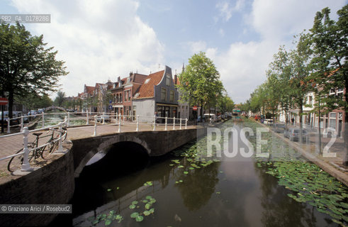 OLANDA , (ZUID-HOLLAND) DELFT : CANALE  -  © 2002 Graziano Arici/Rosebud2  / GEO