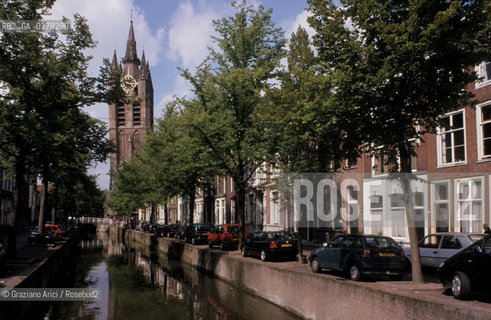 OLANDA , (ZUID-HOLLAND) DELFT : CANALE CON LA OUDE KERK -  © 2002 Graziano Arici/Rosebud2  / GEO