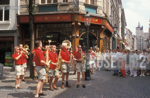 OLANDA , (LIMBURG) MAASTRICHT : FESTA PER LE STRADE DEL CENTRO   -  © 2002 Graziano Arici/Rosebud2 / BANDA / GEO