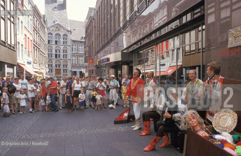OLANDA , (LIMBURG) MAASTRICHT : FESTA PER LE STRADE DEL CENTRO   -  © 2002 Graziano Arici/Rosebud2 / BANDA / GEO