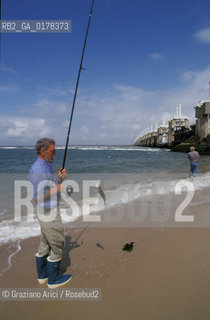 OLANDA , (ZEELAND) DIGA SULLOOSTERSCHELDE  : PESCA -  © 2002 Graziano Arici/Rosebud2 / GEO