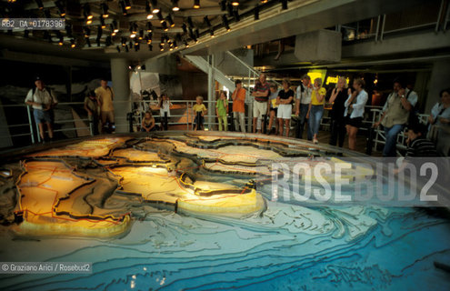 OLANDA , (ZEELAND) DIGA SULLOOSTERSCHELDE : CENTRO DI INFORMAZIONI, PLASTICO DEL BACINO DELLA SCHELDA   -  © 2002 Graziano Arici/Rosebud2 / GEO