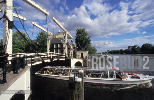 OLANDA , AMSTERDAM : IL CANALE AMSTEL -  © 2002 Graziano Arici/Rosebud2  / GEO