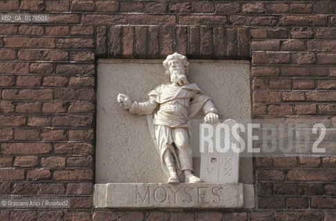 OLANDA , AMSTERDAM : GHETTO EBRAICO : STATUA DI MOSE -  -  © 2002 Graziano Arici/Rosebud2 / EBREI / GEO