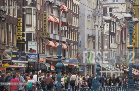 OLANDA , AMSTERDAM : IL DAMRAK  -  © 2002 Graziano Arici/Rosebud2 / STRADA / GEO