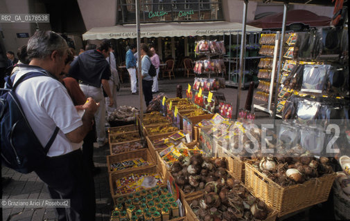 OLANDA , AMSTERDAM  : IL MERCATO DEI FIORI   -  © 2002 Graziano Arici/Rosebud2  / GEO