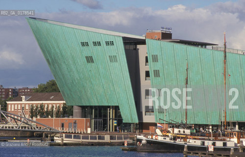 OLANDA , AMSTERDAM  : IL MUSEO NEW METROPOLIS DI RENZO PIANO   -  © 2002 Graziano Arici/Rosebud2 / ARCHITETTURA CONTEMPORANEA  / GEO