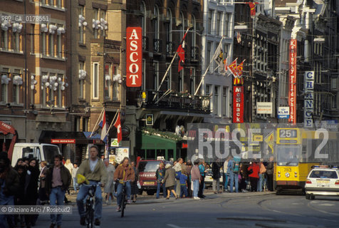 OLANDA , AMSTERDAM  : IL  DAMRAK  -  © 2002 Graziano Arici/Rosebud2  / GEO