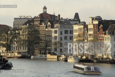 OLANDA , AMSTERDAM  : IL CANALE AMSTEL -  © 2002 Graziano Arici/Rosebud2  / GEO