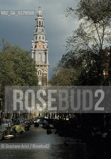 OLANDA , AMSTERDAM  :IL CAMPANILE DELLA ZUIDERKERRK -  © 2002 Graziano Arici/Rosebud2  / GEO
