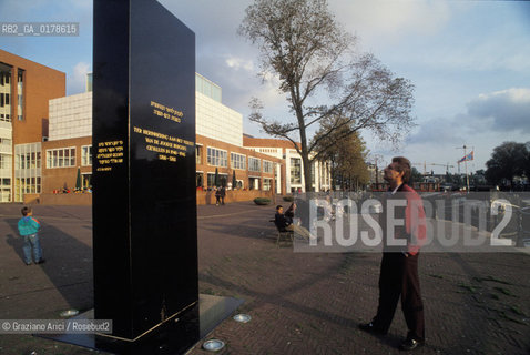 OLANDA , AMSTERDAM : GHETTO EBRAICO - MONUMENTO ALLOLOCAUSTO  -  © 2002 Graziano Arici/Rosebud2 / GEO / EBREI