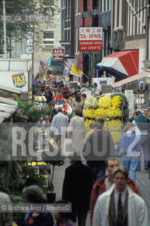 OLANDA , AMSTERDAM : MERCATO DEI FIORI  -  © 2002 Graziano Arici/Rosebud2 / GEO /