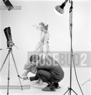 THE MODEL ANNA GATTI - MILAN - 1954 © ARCHIVIO Graziano Arici/Rosebud2  / MODA / MODELLA / FOTOGRAFO / VARIE