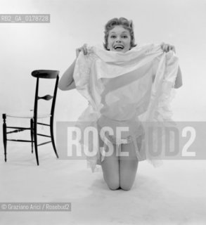 THE MODEL ANNA GATTI - MILAN - 1954 © ARCHIVIO Graziano Arici/Rosebud2  / MODA / MODELLA / VARIE