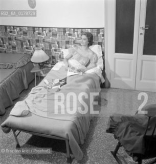 THE MODEL ANNA GATTI - MILAN - 1954 © ARCHIVIO Graziano Arici/Rosebud2  / MODA / MODELLA / VARIE