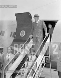 THE POLITICIAN PAUL G. HOFFMAN ( E.C.A.  ECONOMIC COOPERATION ADMINISTRATION) - VENICE - 1949 - © ARCHIVIO Graziano Arici/Rosebud2  / POLITICA / AEROPORTO