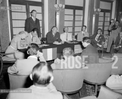 THE POLITICIAN PAUL G. HOFFMAN ( ECA ) DURING THE PRESS CONFERENCE AT THE GRITTI PALACE HOTEL - VENICE - 1949 - © ARCHIVIO Graziano Arici/Rosebud2  / POLITICA