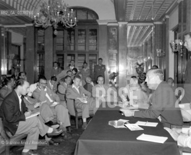 THE POLITICIAN PAUL G. HOFFMAN ( ECA ) DURING THE PRESS CONFERENCE AT THE GRITTI PALACE HOTEL - VENICE - 1949 - © ARCHIVIO Graziano Arici/Rosebud2  / POLITICA
