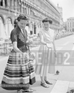 THE WIFE OF VINCENT AURIOL PRESIDENT OF FRANCE ( 1947 - 1954 ) VENICE- 194? © ARCHIVIO Graziano Arici/Rosebud2  / POLITICA / PRESIDENTE