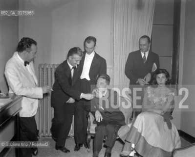 THE CONDUCTOR IGOR MARKEVICH WITH THE COMPOSER LUIGI DALLAPICCOLA AND THE CHOREOGRAPH ALBERT CUVELIER AND THE CONDUCTOR NINO SANZOGNO - VENICE - 1947 © ARCHIVIO Graziano Arici/Rosebud2  / MUSICA / DIRETTORE DORCHESTRA / COMPOSITORE / COREOGRAFO