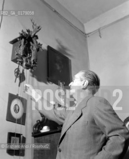 THE COMPOSER ERMANNO WOLF-FERRARI AT HOME - VENICE - 1947 © ARCHIVIO Graziano Arici/Rosebud2  / MUSICA / COMPOSITORE