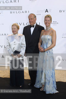 04/09/02 - 59. INTERNATIONAL FILM FESTIVAL IN VENICE - AMFAR GALA - LADY ELLEN TAYLOR WITH MATHILDE KRIM AND NICOLA BULGARI   ©Graziano Arici/Rosebud2 / NOBILTA / STILISTA