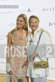 04/09/02 - 59. INTERNATIONAL FILM FESTIVAL IN VENICE - AMFAR GALA - THE COUNTESS MARTA MARZOTTO WITH HER NEPHEW ISABELLA ©Graziano Arici/Rosebud2 / CONTE / NOBILTA