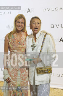 04/09/02 - 59. INTERNATIONAL FILM FESTIVAL IN VENICE - AMFAR GALA - THE COUNTESS MARTA MARZOTTO WITH HER NEPHEW ISABELLA ©Graziano Arici/Rosebud2 / CONTE / NOBILTA