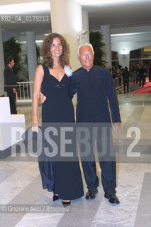 30/08/02 - 59. INTERNATIONAL FILM FESTIVAL IN VENICE LIDO - THE FASHION STYLIST GIORGIO ARMANI WITH HIS NEPHEW ROBERTA - © 2002 Graziano Arici/Rosebud2  - MOSTRA DEL CINEMA  / STILISTA / MODA.