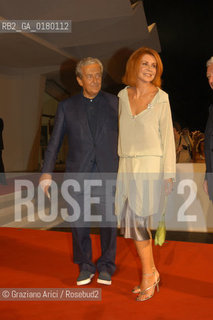 30/08/02 - 59. INTERNATIONAL FILM FESTIVAL IN VENICE LIDO - THE POLITICIAN CARLO RIPA DI MEANA WITH MARINA LANTE DELLA ROVERE  - © 2002 ERREBI / FIORE - MOSTRA DEL CINEMA / POLITICA.