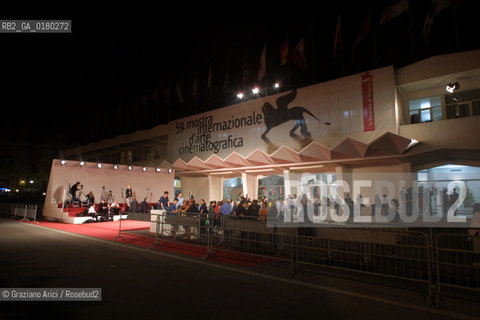 01/09/02 - 59. INTERNATIONAL FILM FESTIVAL IN VENICE LIDO - THE PALACE OF THE FESTIVAL - © 2002 Graziano Arici/Rosebud2 - MOSTRA DEL CINEMA / PALAZZO