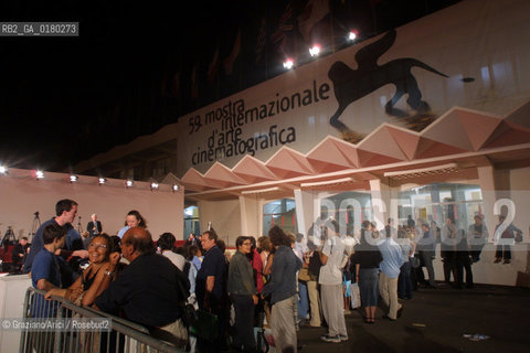 01/09/02 - 59. INTERNATIONAL FILM FESTIVAL IN VENICE LIDO - THE PALACE OF THE FESTIVAL - © 2002 Graziano Arici/Rosebud2 - MOSTRA DEL CINEMA / PALAZZO
