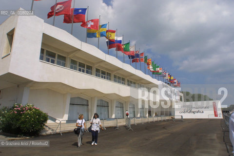 29/08/2002 -  THE PALACE OF THE 59. INTERNATIONAL FILM FESTIVAL IN VENICE LIDO  - 2002  ©Graziano Arici/Rosebud2 / FIORE/ FIORE / MOSTRA DEL CINEMA /  PALAZZO