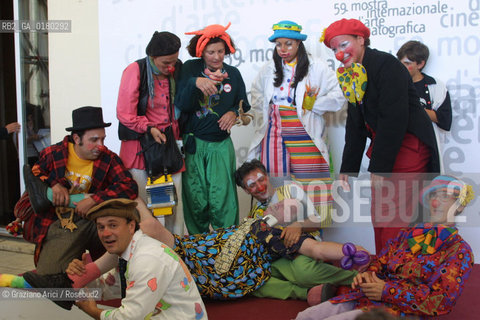 07/09/02 - 59. INTERNATIONAL FILM FESTIVAL IN VENICE LIDO - THE DOCTOR HUNTER PATCH ADAMS  - FILM CLOWN IN KABUL  - © 2002 Graziano Arici/Rosebud2 /FIORE  - MOSTRA DEL CINEMA / MEDICO .