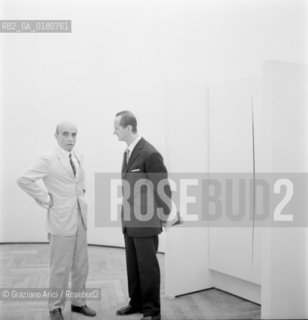 THE PAINTER AND SCULPTOR LUCIO FONTANA AT THE XXXIII INTERNATIONAL ART EXHIBITION IN VENICE - 1966 - © ARCHIVIO Graziano Arici/Rosebud2  / ARTE / PITTORE / SCULTORE / BIENNALE DARTE