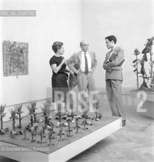 THE PAINTER AND SCULPTOR LUCIO FONTANA AT THE XXXIII INTERNATIONAL ART EXHIBITION IN VENICE - 1966- © ARCHIVIO Graziano Arici/Rosebud2  / ARTE / PITTORE / SCULTORE / BIENNALE DARTE