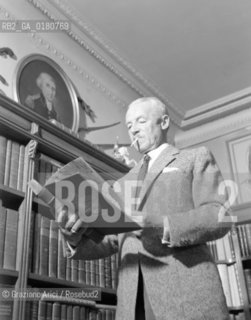 THE GENERAL OF THE SWISS ARMY HENRY GUISAN IN HIS VILLA VERTE RIVE IN PULLY (LAUSANNE) - 1947 - © ARCHIVIO Graziano Arici/Rosebud2  / MILITARE / GENERALE