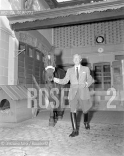 THE GENERAL OF THE SWISS ARMY HENRY GUISAN IN HIS VILLA VERTE RIVE IN PULLY (LAUSANNE) - 1947 - © ARCHIVIO Graziano Arici/Rosebud2  / MILITARE / GENERALE / CAVALLO