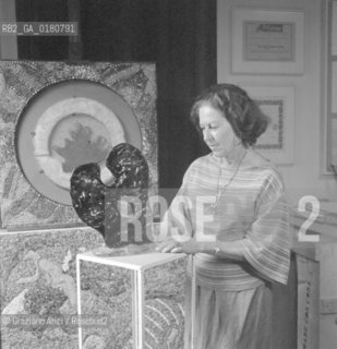 THE PAINTER JANICE LEFTON DE LUIGI - VENICE - 196? © ARCHIVIO Graziano Arici/Rosebud2  / ARTE / PITTORE