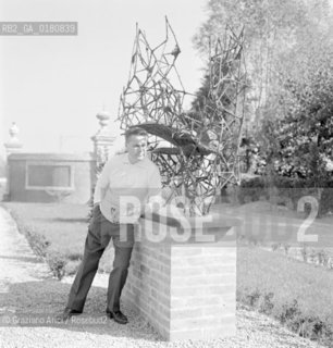 THE SCULPTOR LUCIANO MINGUZZI - 196? © ARCHIVIO Graziano Arici/Rosebud2  / ARTE / SCULTORE