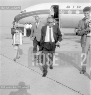 THE SHIP- BUILDER ARISTOTELIS ONASSIS AT VENICE AIRPORT - 195? - © ARCHIVIO Graziano Arici/Rosebud2  / ECONOMIA / ARMATORE / AEROPORTO / FOTOGRAFO