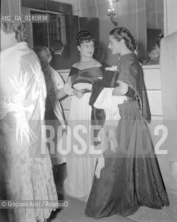 THE COUNTESS TERESA FOSCARI WITH THE COUNTESS ESMERALDA RUSPOLI - VENICE - 1950 - © ARCHIVIO Graziano Arici/Rosebud2  / NOBILTA / CONTE