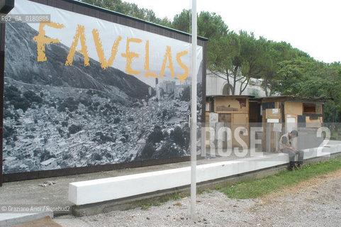 NEXT  VENICE BIENNALE 8. INTERNATIONAL ARCHITECTURE EXHIBITION - BRASIL : FAVELAS - UPGRADING - ©Graziano Arici/Rosebud2 - ARCHITETTURA