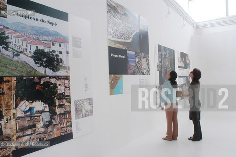 NEXT  VENICE BIENNALE 8. INTERNATIONAL ARCHITECTURE EXHIBITION - BRASIL : FAVELAS - UPGRADING - ©Graziano Arici/Rosebud2 - ARCHITETTURA