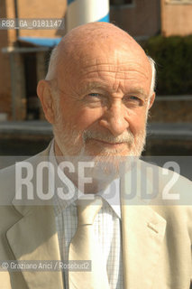 LARCHITETTO VITTORIO GREGOTTI © 2002 Graziano Arici/Rosebud2 / ARCHITETTURA