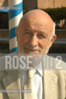 LARCHITETTO VITTORIO GREGOTTI © 2002 Graziano Arici/Rosebud2 / ARCHITETTURA