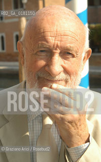 LARCHITETTO VITTORIO GREGOTTI © 2002 Graziano Arici/Rosebud2 / ARCHITETTURA