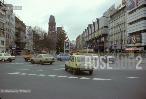 (GERMANIA) BERLINO 1984 : KURFURSTENDAMM E KAISER-WIHLELM-GEDACHTNISKIRCHE    - ©Graziano Arici/Rosebud2 / GEO