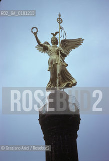 (GERMANIA) BERLINO 1984 : STRASSE DES 17. JUNI E STATUA SULLA SIEGSSAULE (COLONNA DELLA VITTORIA)   - ©Graziano Arici/Rosebud2 / GEO